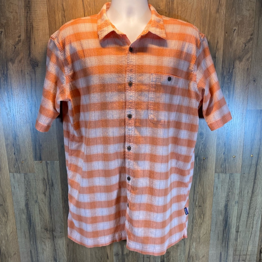 Beautiful Patagonia summer Aloha style shirt.